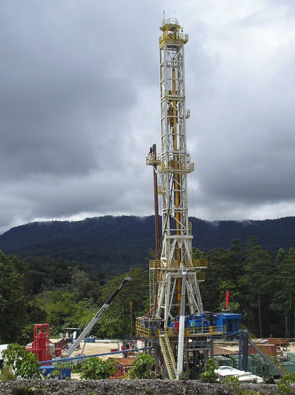 osl rig 104 moran well site.jpg